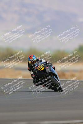 media/Sep-11-2022-SoCal Trackdays (Sun) [[81b7e951af]]/Turn 14 (1130am)/